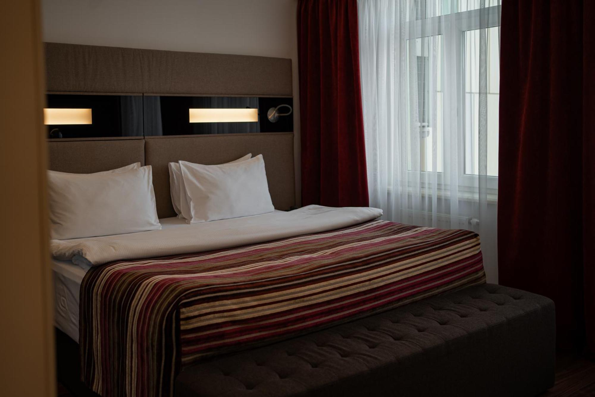11 Mirrors Design Hotel Kyiv Exterior photo